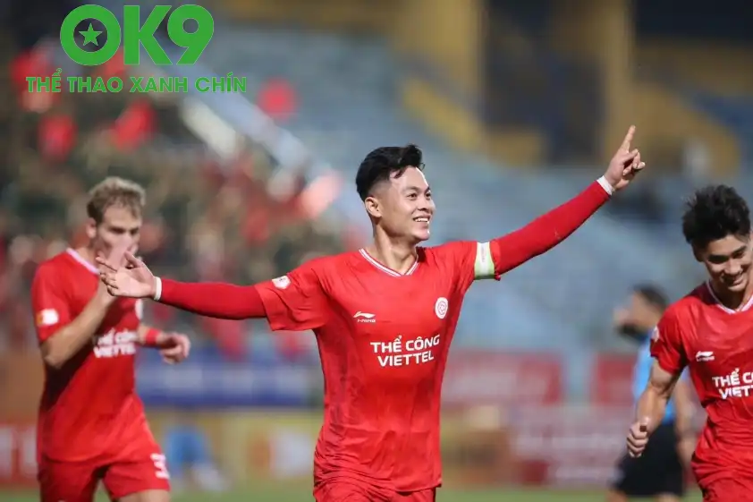 Đức Chiến chơi ở hàng hậu vệ sẽ tốt hơn. (Ảnh: TCVT)